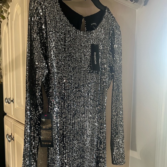 Bebe Sequin Back Cowl Dress Size M 100% Polyester - Picture 5 of 6
